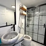 Bed and breakfast Entire 4-br Historic Greek In Cunda Island 3*