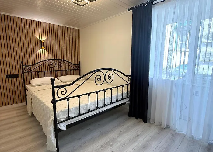 Entire 4-br Historic Greek In Cunda Island Panzió