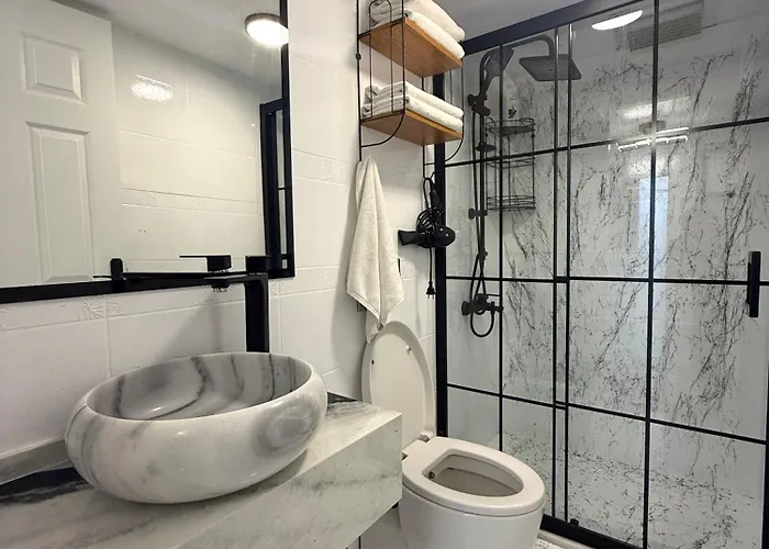 Entire 4-br Historic Greek In Cunda Island