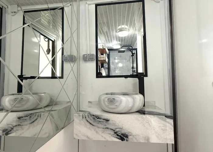 Entire 4-br Historic Greek In Cunda Island Ayvalı