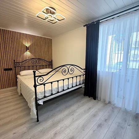 Entire 4-br Historic Greek In Cunda Island Bed & Breakfast