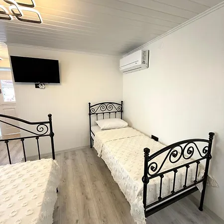 Entire 4-br Historic Greek In Cunda Island 3* Айвалык