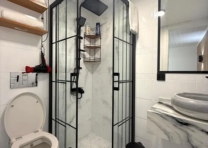 Alojamento de Acomodação e Pequeno-almoço Entire 4-br Historic Greek In Cunda Island 3*