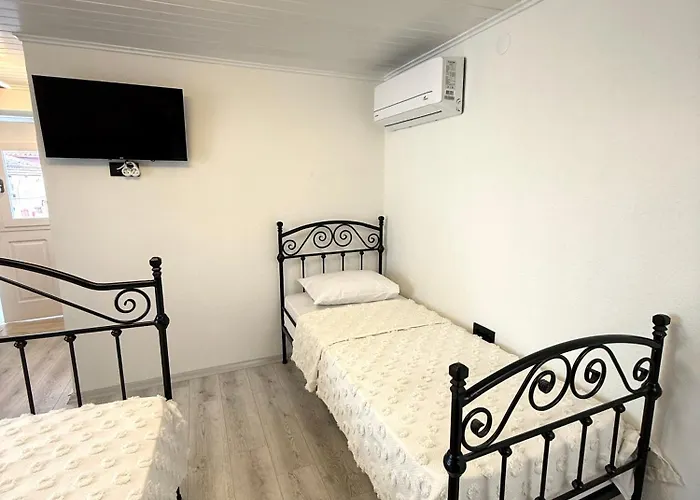 Entire 4-br Historic Greek In Cunda Island 3* Ayvalı